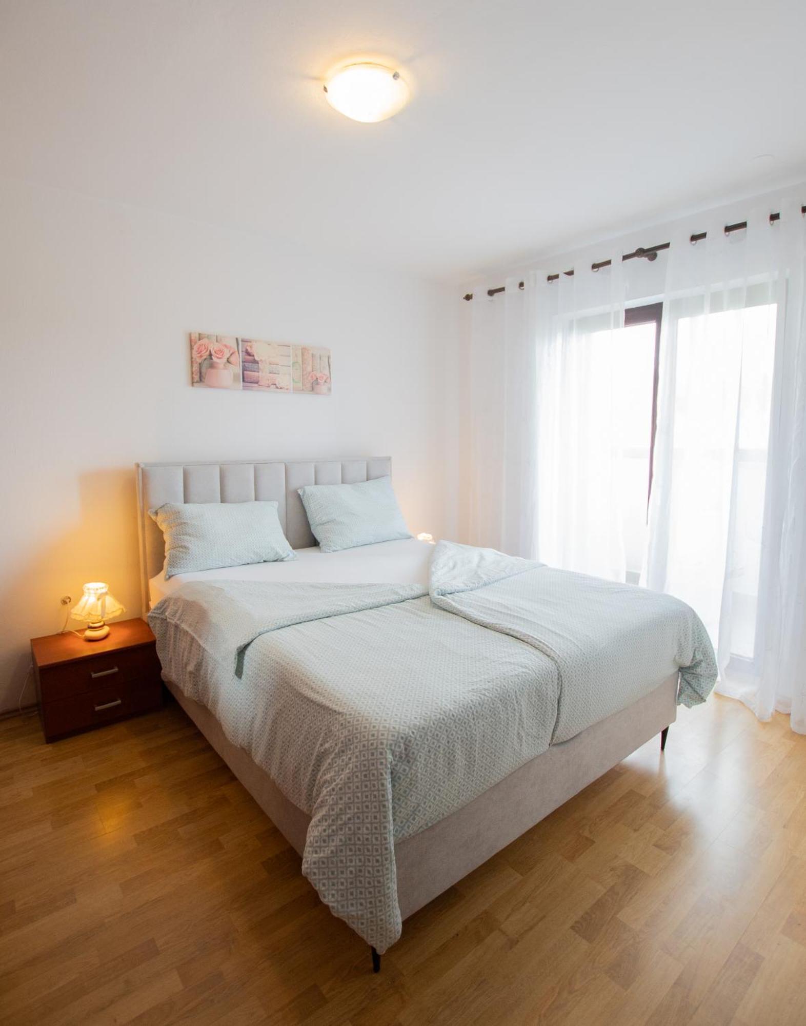 Mira 645 Apartment