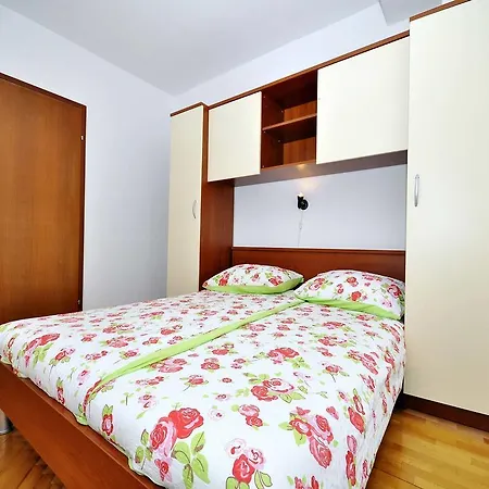 Apartments Mira 645 Porec Room photo