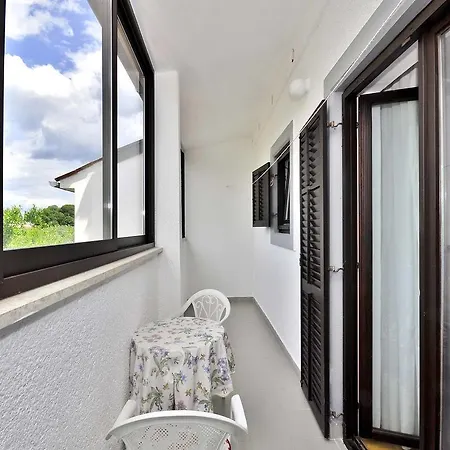 Apartments Mira 645 Porec Room photo